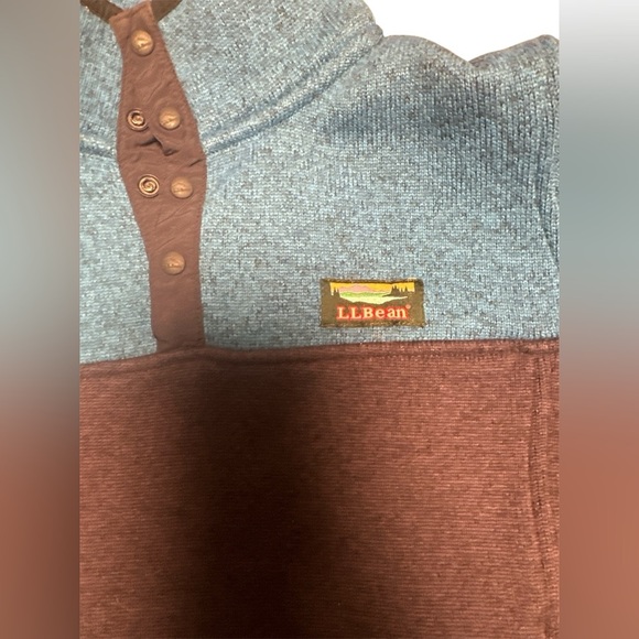 LL Bean 100% Polyester Youth Half button up in Size M10-12 - Picture 4 of 5